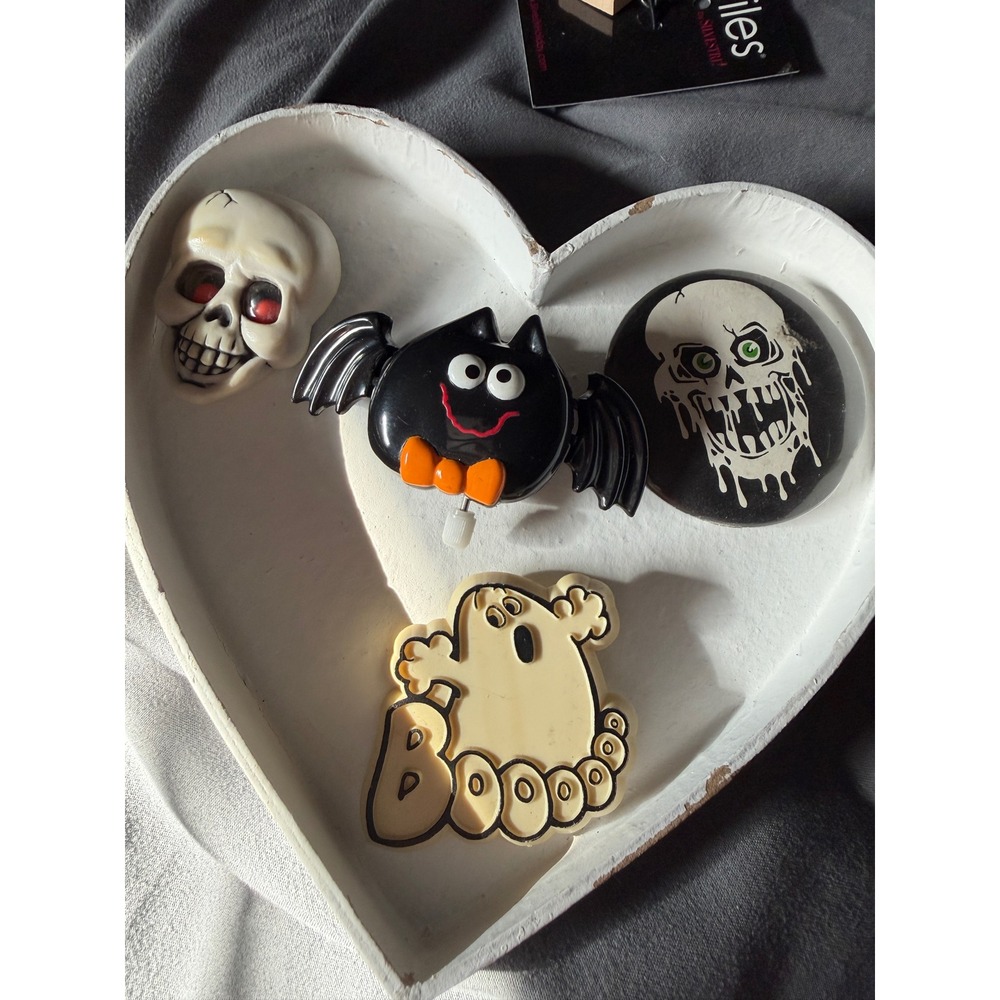 Vintage Halloween Pin Lot Hallmark Wind Up Bat Ghost Skull 80s Retro Spooky